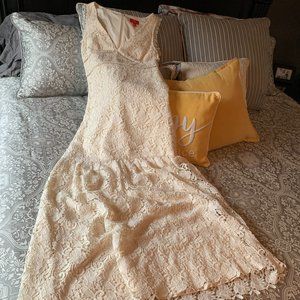 Monique Lhuillier Wedding Gown